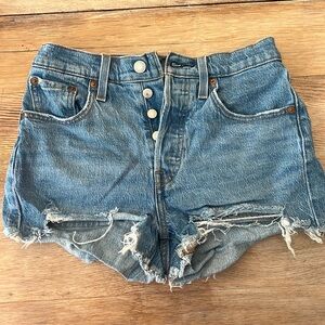 Levi Shorts - Size 25
